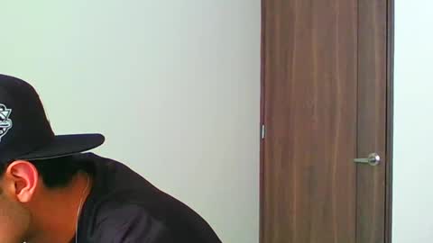 Snapshot of logaan_grey chatting on December 30, 6:38 pm logaan_grey online show from December 30, 6:38 pm