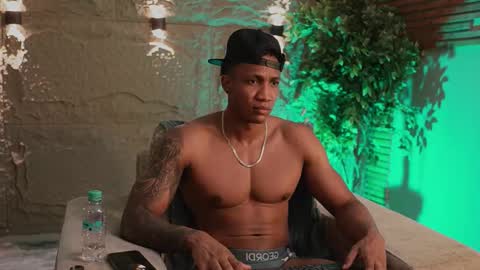 logan_varela online show from December 4, 2:02 pm