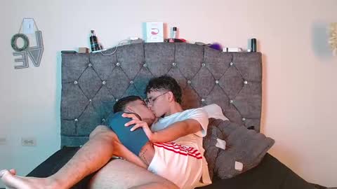 logan_willyams_ online show from September 29, 9:21 pm