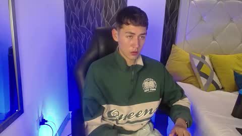 Loganfoster  online show from January 11, 9:18 pm