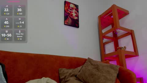 logantwink18 online show from October 2, 12:31 pm