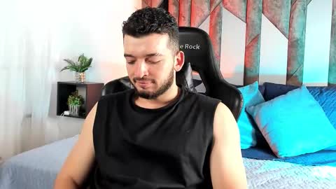 Logan Wolf online show from February 28, 3:38 am