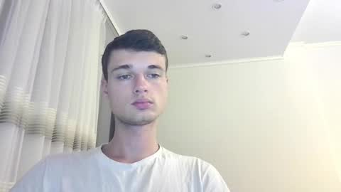 london_tomy online show from December 18, 11:56 pm