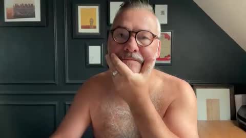 EnglishBear online show from September 10, 8:02 am