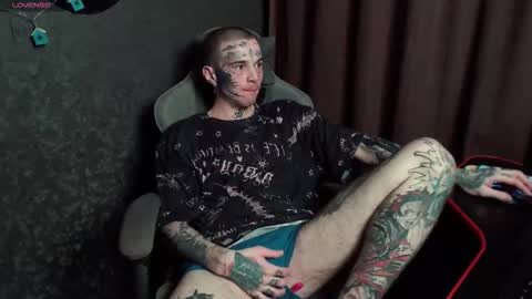 Snapshot of lone1ycrystal chatting on September 29, 6:59 pm Chris online show from September 29, 6:59 pm