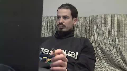 Snapshot of longnight5 chatting on January 28, 7:53 pm Alejandro Rulitos Twitter longnight55 Intagram 5longnight5 online show from January 28, 7:53 pm