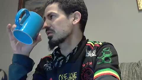 Snapshot of longnight5 chatting on February 23, 6:12 am Alejandro Rulitos Twitter longnight55 Intagram 5longnight5 online show from February 23, 6:12 am