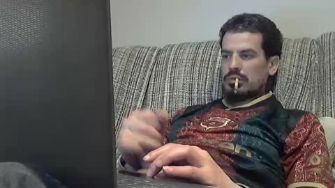 Snapshot of longnight5 chatting on February 26, 8:09 pm Alejandro Rulitos Twitter longnight55 Intagram 5longnight5 online show from February 26, 8:09 pm