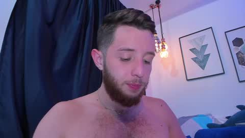 Snapshot of los_juanes chatting on December 11, 11:00 pm JUAN  JUAN online show from December 11, 11:00 pm