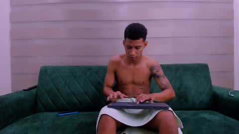 hot guys online show from September 18, 2:02 am