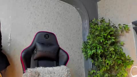 Louis online show from November 10, 10:36 pm