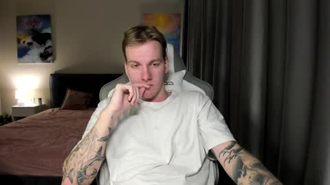 Louis  online show from December 25, 3:28 pm