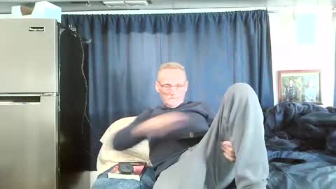 Snapshot of lovesex6565 chatting on October 13, 2:01 pm just here to have fun and cum online show from October 13, 2:01 pm