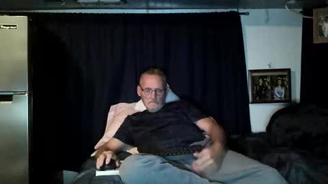 Snapshot of lovesex6565 chatting on September 26, 12:30 am just here to have fun and cum online show from September 26, 12:30 am