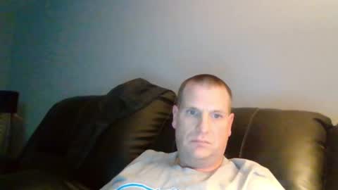 Snapshot of lovetocum37 chatting on January 23, 3:58 am lovetocum37 online show from January 23, 3:58 am