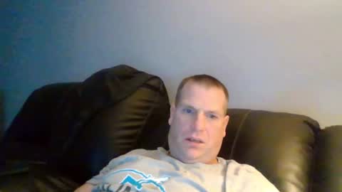 Snapshot of lovetocum37 chatting on January 1, 1:59 pm lovetocum37 online show from January 1, 1:59 pm