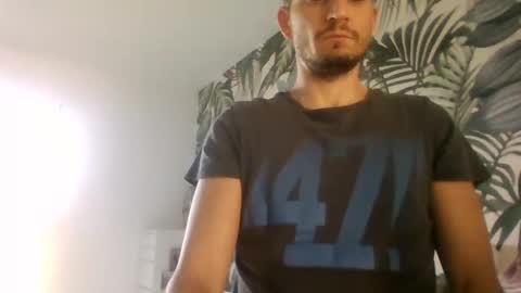 Snapshot of luca2828 chatting on October 26, 2:30 pm luca2828 online show from October 26, 2:30 pm