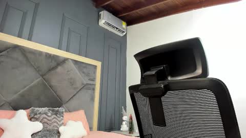 luca_morettii online show from November 30, 1:24 pm