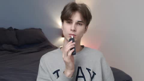 lucacharm online show from February 16, 5:15 pm