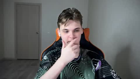 Lucas Gill online show from December 30, 11:17 pm