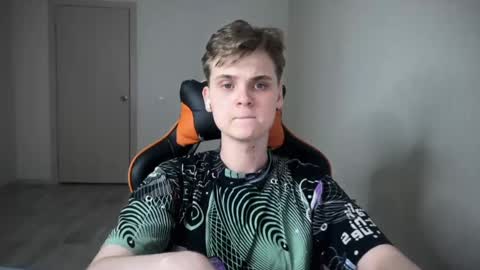 Lucas Gill online show from December 25, 2:13 pm