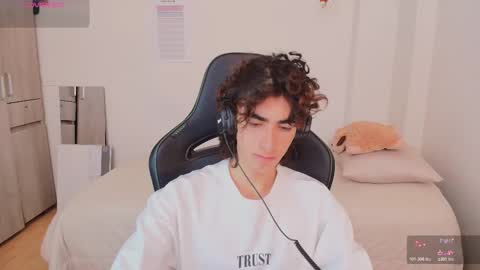 lucas_xo online show from February 17, 5:23 pm