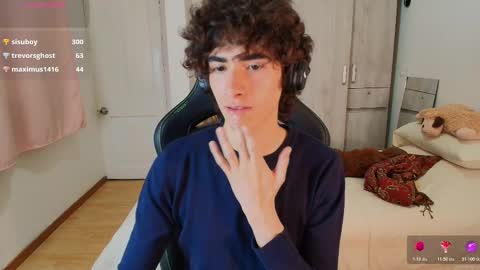 lucas_xo online show from December 2, 2:47 am