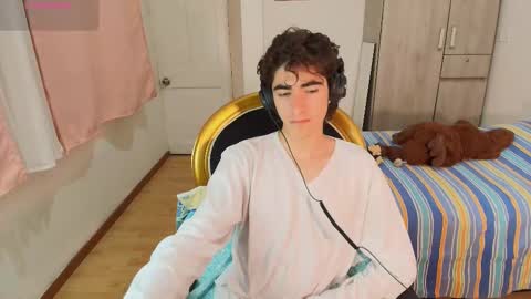 lucas_xo online show from November 13, 12:26 am
