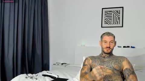 lucasexclusive online show from November 11, 6:40 am