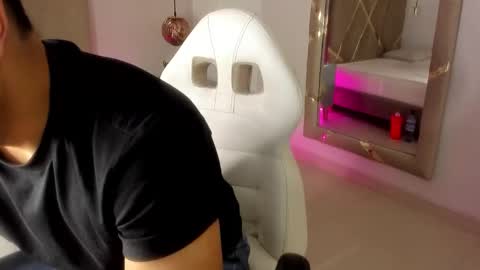 Leo online show from November 15, 12:40 pm