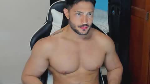luis_baptista online show from September 13, 2:01 am