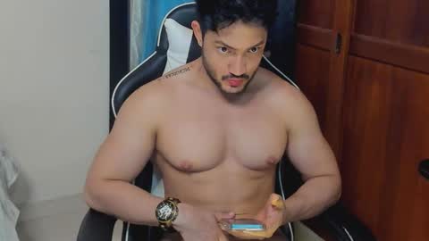 luis_baptista online show from November 28, 3:32 am