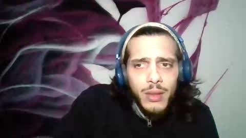 Luisito Descomunica online show from February 15, 11:57 pm