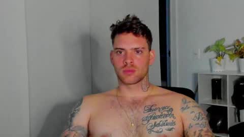 Snapshot of lukeglanton17 chatting on September 25, 11:13 pm Luke online show from September 25, 11:13 pm