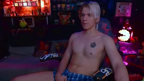 lustymatt online show from October 11, 8:07 am