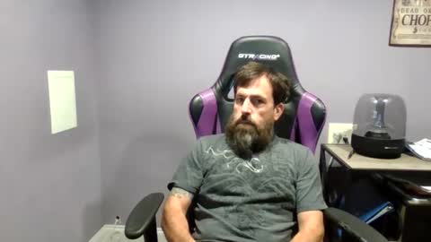 Snapshot of luv2likslit611455 chatting on October 9, 7:57 am Luv2likslit online show from October 9, 7:57 am