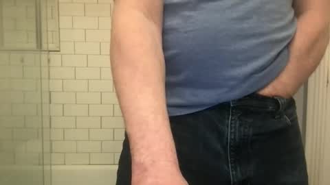 lvguynextdoor440656 online show from March 1, 11:48 pm