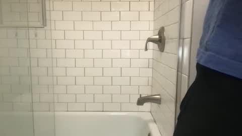 lvguynextdoor440656 online show from February 9, 4:50 am