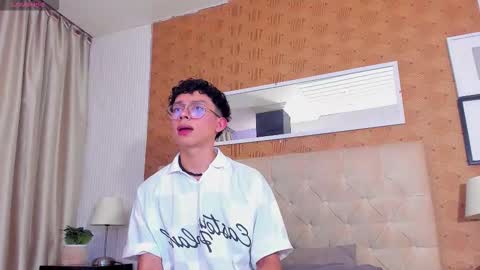 Lyan online show from January 5, 7:28 pm