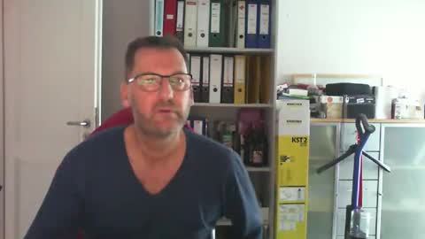 Snapshot of macfly67 chatting on October 4, 7:24 am macfly67 online show from October 4, 7:24 am