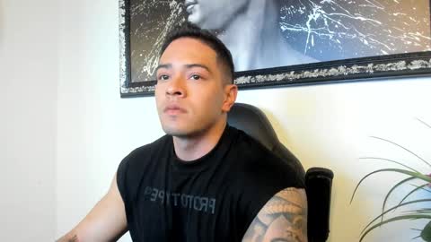 Snapshot of maddox_santana chatting on March 1, 10:42 pm Maddox Santana online show from March 1, 10:42 pm