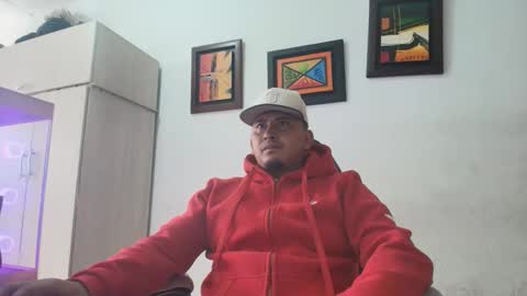 magic_milk23 online show from January 12, 1:37 pm