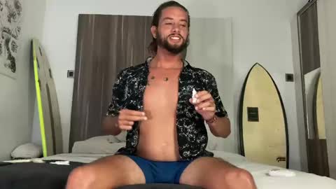 Mack  Makingmoans Twitter online show from September 21, 9:20 am