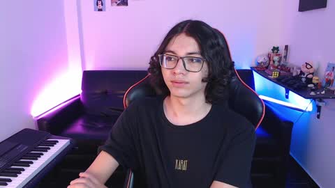 Snapshot of malik_harrison_ chatting on February 6, 5:09 pm Malik  online show from February 6, 5:09 pm