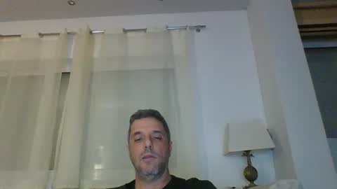 Snapshot of man211172 chatting on March 11, 6:08 pm man211172 online show from March 11, 6:08 pm