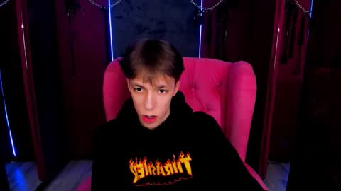Snapshot of mark_branston chatting on October 21, 3:26 pm Mark online show from October 21, 3:26 pm