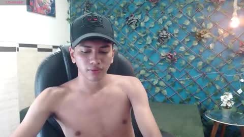 markbowie online show from December 17, 1:40 pm