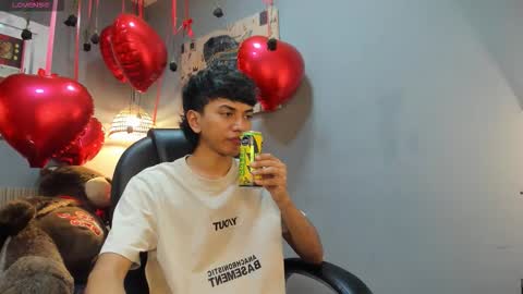 markbowie online show from February 19, 1:51 pm