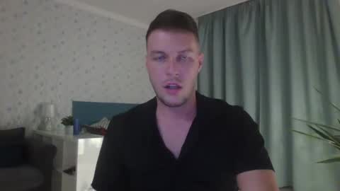 Snapshot of markster9696 chatting on October 12, 10:48 pm markster9696 online show from October 12, 10:48 pm