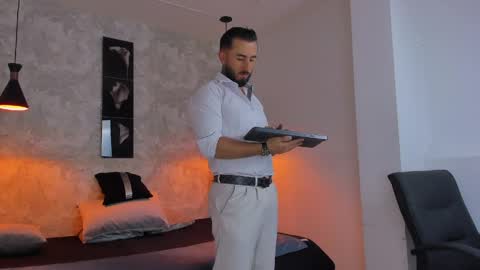 Martin Foster online show from April 19, 1:49 am